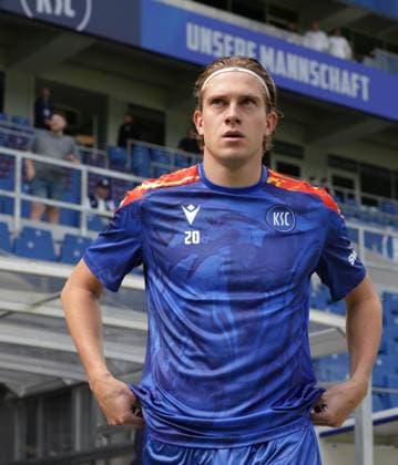 23.08.2025, xhettx, Fussball 2.Bundesliga, Karlsruher SC - Eintracht Braunschweig v.l. David Herold (Karlsruher SC, 20) (DFL DFB REGULATIONS PROHIBIT ANY USE OF PHOTOGRAPHS as IMAGE SEQUENCES and or QUASI-VIDEO) Karlsruhe