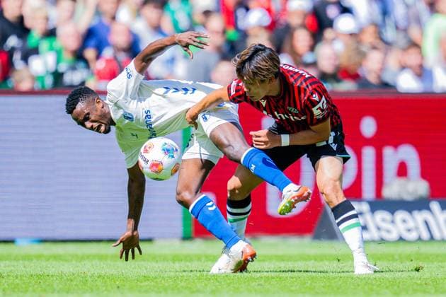 23.08.2025 - Fußball, 2025 2026, 2. Bundesliga, 3. Spieltag, Hannover 96 - 1. FC Magdeburg: (L-R) Lubambo Musonda (Magdeburg), Hayate Matsuda (Hannover) DFL REGULATIONS PROHIBIT ANY USE OF PHOTOGRAPHS AS IMAGE SEQUENCES AND OR QUASI-VIDEO.