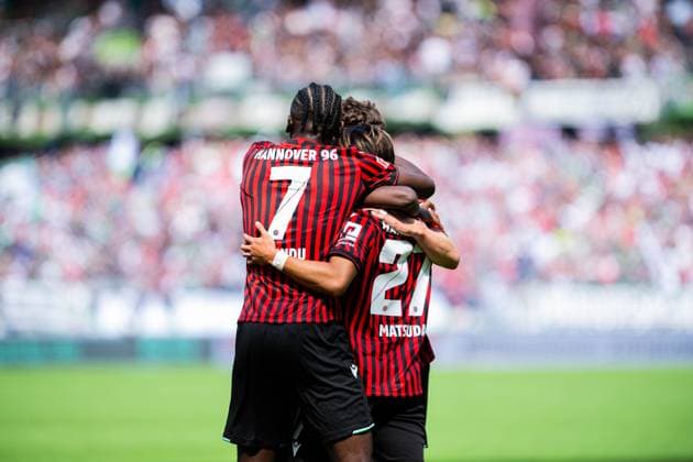 23.08.2025 - Fußball, 2025 2026, 2. Bundesliga, 3. Spieltag, Hannover 96 - 1. FC Magdeburg: (R) Hayate Matsuda (Hannover) jubelt nach seinem Tor zum 1:0 mit (L) Mustapha Bundu (Hannover) DFL REGULATIONS PROHIBIT ANY USE OF PHOTOGRAPHS AS IMAGE SEQUENCES AND OR QUASI-VIDEO.