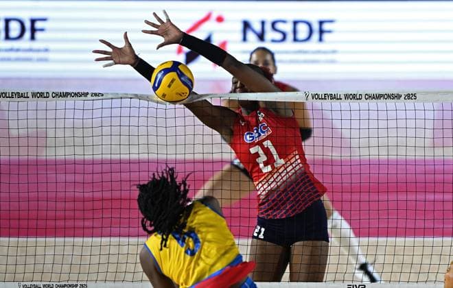 (250823) -- CHIANG MAI, Aug. 23, 2025 -- Jineiry Martinez (R) of the Dominican Republic blocks during the Preliminary Phase Pool F match between the Dominican Republic and Colombia at the Volleyball Women s World Championship, WM, Weltmeisterschaft in Chiang Mai, Thailand, Aug. 23, 2025. ) (SP)THAILAND-CHIANG MAI-VOLLEYBALL-WOMEN S WORLD CHAMPIONSHIP-COLOMBIA VS DOMINICAN REPUBLIC HouxZhaokang 