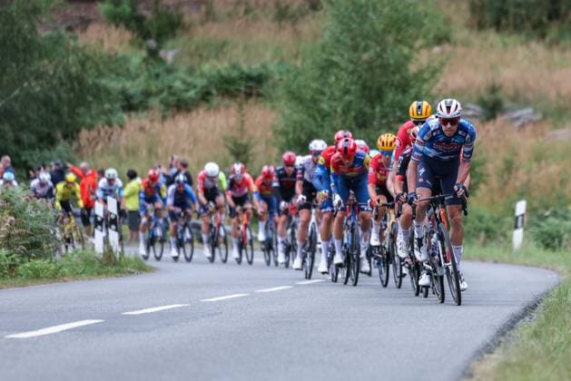 Sport Bilder des Tages Radsport UCI ProSeries Men Elite LIDL Deutschland Tour 2025 Etappe 3 Arnsberg - Kassel am 23.08.2025 Das Peloton *** Cycling UCI ProSeries Men Elite LIDL Deutschland Tour 2025 Stage 3 Arnsberg Kassel on 23 08 2025 The peloton xJRx