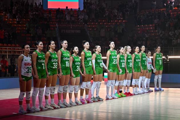 Canada v Bulgaria - FIVB Women s Volleyball World Championship, WM, Weltmeisterschaft NAKHON RATCHASIMA, THAILAND - AUGUST 23: Players of Bulgaria line up for the national anthem ahead of the FIVB Women s Volleyball World Championship between Canada and Bulgaria at Korat Chatchai Sports Hall, in Nakhon Ratchasima, Thailand, on August 23, 2025. Mustafa Hatipoglu Anadolu Nakhon Ratchasima Thailand. Editorial use only. Please get in touch for any other usage.  Copyright: x2025xAnadoluxMustafaxHatipoglux