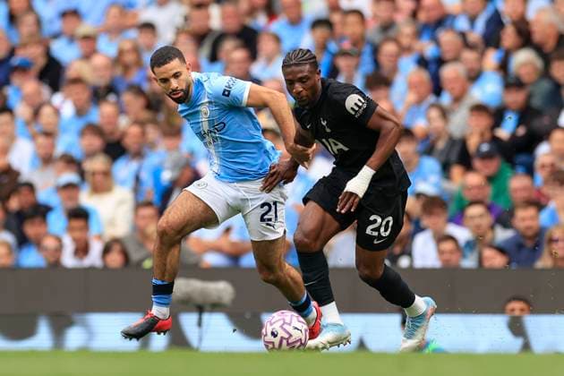 Manchester City v Tottenham Hotspur Premier League 23 08 2025. Mohammed Kudus (20) of Tottenham Hotspur and Rayan Ait-Nouri (21) of Manchester City challenge for the ball during the Premier League match between Manchester City and Tottenham Hotspur at the Etihad Stadium, Manchester, England on 23 August 2025. Manchester Etihad Stadium Manchester England Editorial use only DataCo restrictions apply See www.football-dataco.com , Copyright: xConorxMolloyx PSI-22653-0031