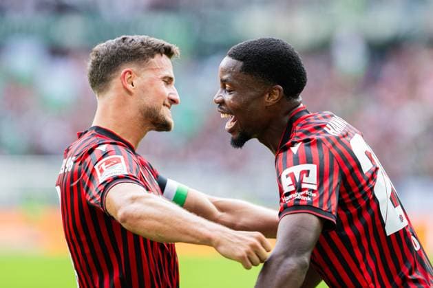 23.08.2025 - Fußball, 2025 2026, 2. Bundesliga, 3. Spieltag, Hannover 96 - 1. FC Magdeburg: (R) Ime Okon (Hannover) jubelt nach seinem Tor zum 2:0 mit (L) Enzo Leopold (Hannover) DFL REGULATIONS PROHIBIT ANY USE OF PHOTOGRAPHS AS IMAGE SEQUENCES AND OR QUASI-VIDEO.
