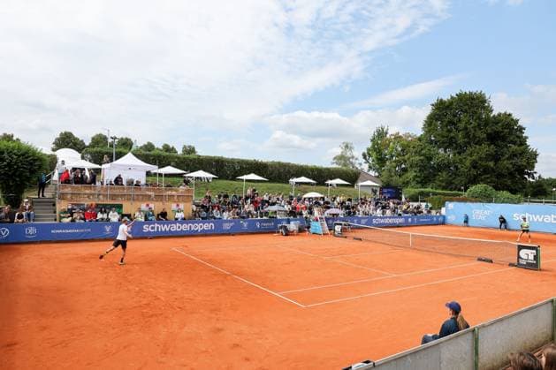 viele Zuschauer beim Finale, Cedrik-Marcel Stebe (GER) vs. Alexander Ritschard (SUI), ATP, Tennis Herren Challenger Schwaben Open, Herren, Finale, Einzel, Tennis, 23.08.2025 Augsburg Bayern Deutschland