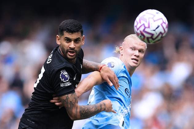 Football - Premier League - Manchester City v Tottenham Hotspur 23rd August 2025 - Premier League - Manchester City v Tottenham Hotspur - Cristian Romero of Tottenham Hotspur battles with Erling Haaland of Manchester City - Photo: Simon Stacpoole Offside. Manchester UK Copyright: xSimonxStacpoolexOffside