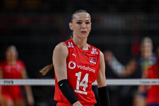 Turkiye v Spain - FIVB Women s Volleyball World Championship, WM, Weltmeisterschaft NAKHON RATCHASIMA, THAILAND - AUGUST 23: Turkiye’s Eda Erdem Dundar (14) takes part in a training session ahead of the FIVB Women’s World Volleyball Championship match against Spain at Korat Chatchai Hall in Nakhon Ratchasima, Thailand, on August 23, 2025. Mustafa Hatipoglu Anadolu Nakhon Ratchasima Thailand. Editorial use only. Please get in touch for any other usage.  Copyright: x2025xAnadoluxMustafaxHatipoglux