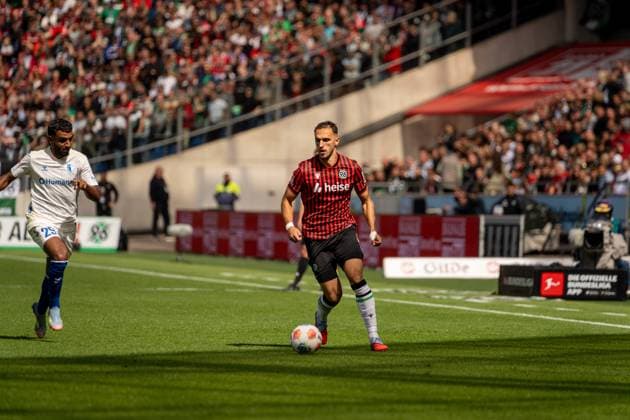 Deutschland: Fußball 2. Bundesliga, 3. Spieltag, Hannover 96-1.FC Magdeburg 2025 26 am 23.8.2025 in Hannover (Heinz-von-Heiden-Arena): Virgil Ghita (Hannover 96 5)