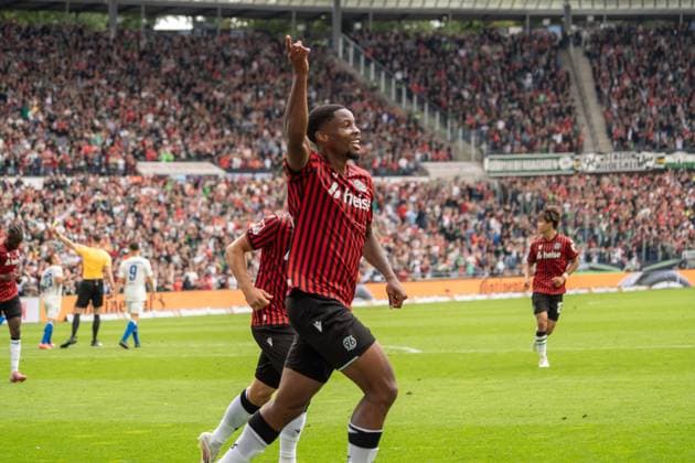 Deutschland: Fußball 2. Bundesliga, 3. Spieltag, Hannover 96-1.FC Magdeburg 2025 26 am 23.8.2025 in Hannover (Heinz-von-Heiden-Arena): Ime Okon (Hannover 96 20) bejubelt sein Tor zum 2:0