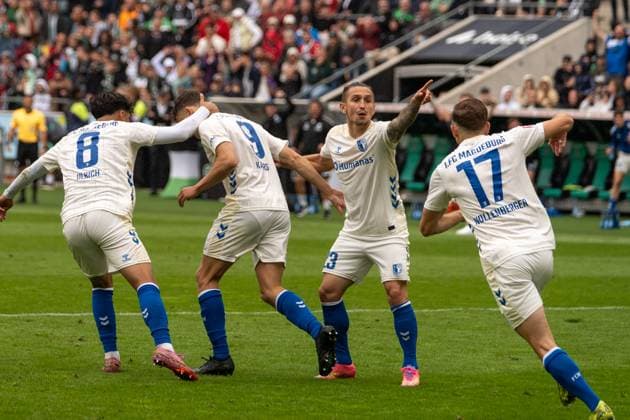 Deutschland: Fußball 2. Bundesliga, 3. Spieltag, Hannover 96-1.FC Magdeburg 2025 26 am 23.8.2025 in Hannover (Heinz-von-Heiden-Arena): Magdeburg mit Baris Atik (1. FC Magdeburg 23) nach dem Anschlusstreffer