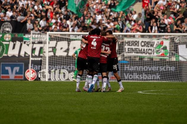Deutschland: Fußball 2. Bundesliga, 3. Spieltag, Hannover 96-1.FC Magdeburg 2025 26 am 23.8.2025 in Hannover (Heinz-von-Heiden-Arena): Torjubel nach dem 3:1