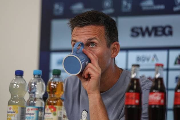 Christian Eichner (Karlsruher SC, Chef-Trainer) bei der PK nach dem Spiel, GER, Karlsruher SC vs. Eintracht Braunschweig, 2. Bundesliga, 3. Spieltag, 2025 2026, 23.08.2025, DFL REGULATIONS PROHIBIT ANY USE OF PHOTOGRAPHS AS IMAGE SEQUENCES AND OR QUASI-VIDEO, GER, Karlsruher SC vs. Eintracht Braunschweig, 2. Bundesliga, 3. Spieltag, 2025 2026, 23.08.2025 Karlsruhe