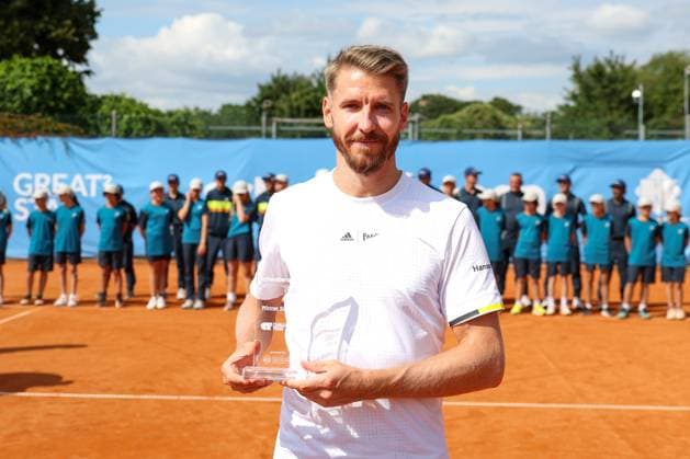 Sport Bilder des Tages im Bild, Cedrik-Marcel Stebe (GER) Sieger des Turniers im Interview, Cedrik-Marcel Stebe (GER) vs. Alexander Ritschard (SUI), ATP, Tennis Herren Challenger Schwaben Open, Herren, Finale, Einzel, Tennis, 23.08.2025 Augsburg Bayern Deutschland *** in the picture, Cedrik Marcel Stebe GER winner of the tournament in an interview, Cedrik Marcel Stebe GER vs Alexander Ritschard SUI , ATP Challenger Schwaben Open, Men, Final, Singles, Tennis, 23 08 2025 Augsburg Bavaria Germany Copyright: xkolbert-press ChristianxKolbertx