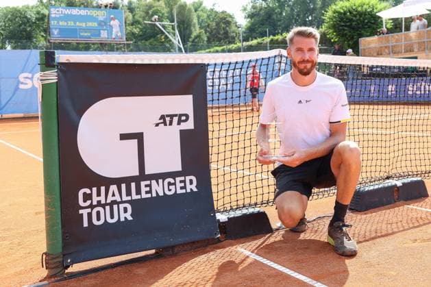 im Bild, Cedrik-Marcel Stebe (GER) Sieger des Turniers im Interview, Cedrik-Marcel Stebe (GER) vs. Alexander Ritschard (SUI), ATP, Tennis Herren Challenger Schwaben Open, Herren, Finale, Einzel, Tennis, 23.08.2025 Augsburg Bayern Deutschland