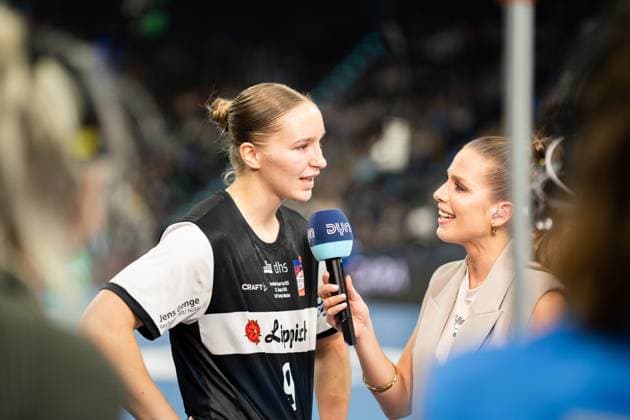 HSG Blomberg-Lippe (GER) vs. Thueringer HC (GER), Handball, 1. Handball Bundesliga Frauen, Supercup, Saison 2025 2026, Muenchen, 23.08.2025 Nieke Kuehne (HSG Blomberg-Lippe, 09) im Interview Muenchen SAP Garden Deutschland