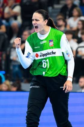 Muenchen: HBF Super Cup 2025 - HSG Blomberg-Lippe - Thueringer HC Torhueterin Nicole Roth (Blomberg) Jubel Freude Emotion Muenchen SAP Garden Bayern Deutschland