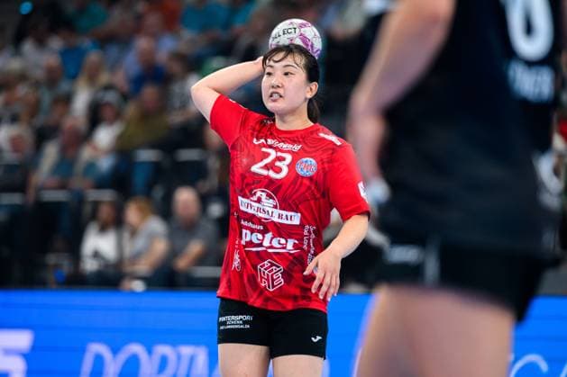 Muenchen: HBF Super Cup 2025 - HSG Blomberg-Lippe - Thueringer HC Natsuki Aizawa (Thueringer HC) Muenchen SAP Garden Bayern Deutschland