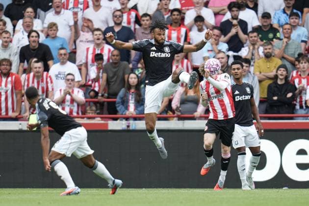 Premier League Brentford v Aston Villa Tyrone Mings of Aston Villa goes into Keane Lewis-Potter of Brentford with a high foot during the Premier League match Brentford vs Aston Villa at The Gtech Community Stadium, London, United Kingdom, 23rd August 2025 (Photo by Harvey Murphy News Images) Copyright: xHarveyxMurphy NewsxImagesx