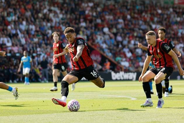 23rd August 2025; Vitality Stadium, Boscombe, Dorset, England; Premier League Football, AFC Bournemouth versus Wolverhampton Wanderers; Tavernier of Bournemouth shoots at goal and scores for 1-0 in the 4th minute  HongboxChen