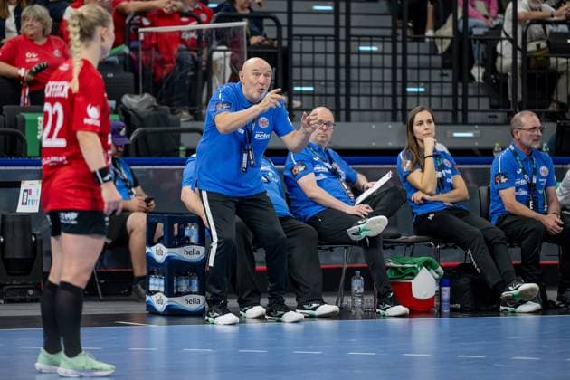 Herbert Mueller (Chef-Trainer, Thueringer HC) engagiert GER, HSG Blomberg-Lippe vs. Thueringer HC, Handball, HBF Supercup 2025, Finale, 23.08.2025. GER, HSG Blomberg-Lippe vs. Thueringer HC, Handball, HBF Supercup 2025, Finale, 23.08.2025. Muenchen Copyright: xEibner-Pressefoto HeikexFeinerx EP_HFR