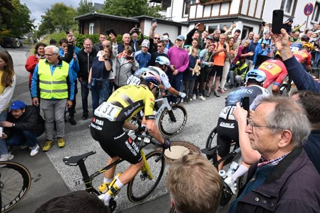 RECORD DATE NOT STATED Lidl Deutschland Tour 2025 Am 23.8. führte die dritte Etappe über 175,7 Kilometer von Arnsberg nach Kassel und zählte mit rund 3.000 Höhenmetern zu den härtesten der Rundfahrt. Ständige Anstiege, darunter die steile Hirschberger Wand forderten die Fahrer.