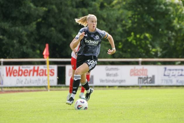 24.08.2025, xgrfx, Fussball Testspiel , SC Freiburg Frauen - Eintracht Frankfurt Frauen v.l. Laura Freigang (Eintracht Frankfurt) (DFL DFB REGULATIONS PROHIBIT ANY USE OF PHOTOGRAPHS as IMAGE SEQUENCES and or QUASI-VIDEO) Freiburg