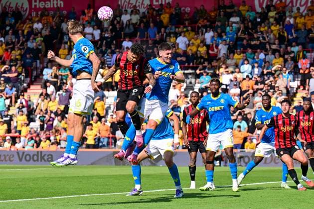 Bournemouth v Wolverhampton Wanderers Premier League Evanilson of Bournemouth challenges for the ball during the Premier League match at the Vitality Stadium, Bournemouth UK Newspapers OUT Copyright: xJeremyxLandeyx FIL-22134-0028