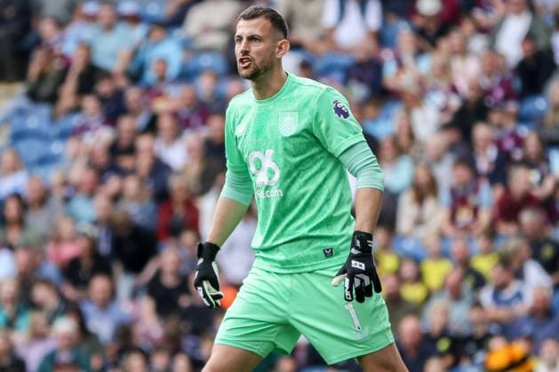 Goalkeeper Martin Dubravka (1 Burnley) during the Premier League match between Burnley and Sunderland at Turf Moor in Burnley, England on August 23th 2025. Copyright: xSeanxChandlerx xSPPx Sportspressphoto_SPR13887