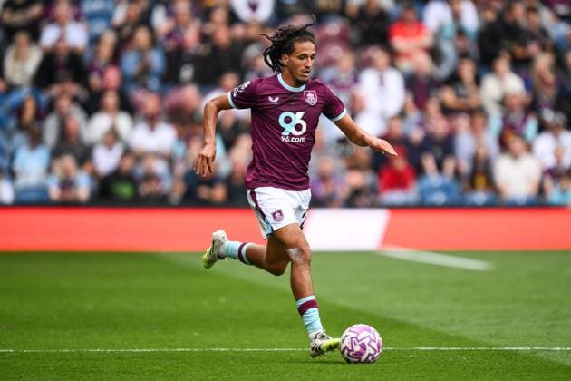 Burnley, England, 23rd August 2025. Hannibal Mejbri of Burnley makes a break with the ball during the Burnley vs Sunderland Premier League match at Turf Moor, Burnley. Picture credit should read: Craig Thomas Sportimage EDITORIAL USE ONLY. No use with unauthorised audio, video, data, fixture lists, club league logos or live services. Online in-match use limited to 120 images, no video emulation. No use in betting, games or single club league player publications. SPI_042_CT_Burnley_v_Sunderland SPI-4083-0042