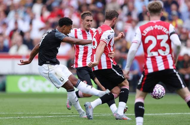 London, England, 23rd August 2025. Ollie Watkins of Aston Villa has a shot on goal but fails to score during the Brentford vs Aston Villa Premier League match at Gtech Community Stadium, London. Picture credit should read: Paul Terry Sportimage EDITORIAL USE ONLY. No use with unauthorised audio, video, data, fixture lists, club league logos or live services. Online in-match use limited to 120 images, no video emulation. No use in betting, games or single club league player publications. SPI_023_PT_Brentford_Aston_Villa SPI-4082-0023