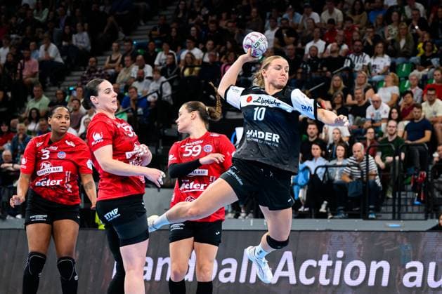 Muenchen: HBF Super Cup 2025 - HSG Blomberg-Lippe - Thueringer HC Maxi Muehlner (Blomberg) Muenchen SAP Garden Bayern Deutschland