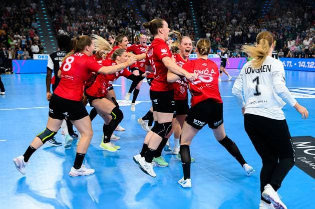 Muenchen: HBF Super Cup 2025 - HSG Blomberg-Lippe - Thueringer HC Schlussjubel Schlußjubel Emotion Freude Muenchen SAP Garden Bayern Deutschland