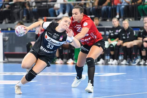 Elin Rosa Magnusdottir (33 HSG Blomberg-Lippe) and Jana Scheib (20 Thüringer HC) during the DHB Supercup match between Thüringer HC and HSG Blomberg-Lippe, SAP Garden, Munich, Germany. (Sven Beyrich SPP) Copyright: xSvenxBeyrich SPPx spp-en-SvBe-SvBe-20250823-ND5_2131