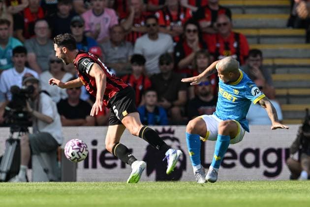 Bournemouth v Wolverhampton Wanderers Premier League 23 08 2025. Adam Smith (15) of AFC Bournemouth is fouled by Joao Gomes (8) of Wolverhampton Wanderers during the Premier League match between Bournemouth and Wolverhampton Wanderers at the Vitality Stadium, Bournemouth, England on 23 August 2025. Bournemouth Vitality Stadium Dorset England Editorial use only DataCo restrictions apply See www.football-dataco.com , Copyright: xGrahamxHuntx PSI-22680-0060