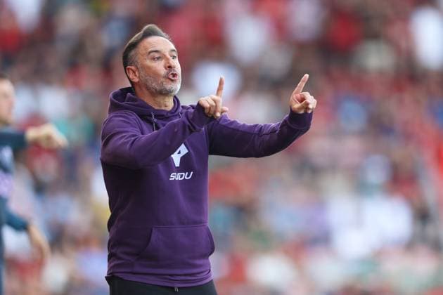 Bournemouth v Wolverhampton Wanderers 23 August 2025 Boscombe - Premier League Football - Bournemouth v Wolverhampton Wanderers - Wanderers manager Vitor Pereira (Photo by Mark Leech). Boscombe UK Copyright: xMarkxLeechxOffside