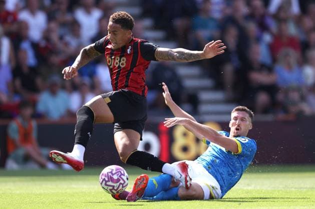 Bournemouth v Wolverhampton Wanderers 23 August 2025 Boscombe - Premier League Football - Bournemouth v Wolverhampton Wanderers - Marcus Tavernier of Bournemouth is tackled by Matt Doherty of Wolverhampton Wanderers - (Photo by Mark Leech). Boscombe UK Copyright: xMarkxLeechxOffside
