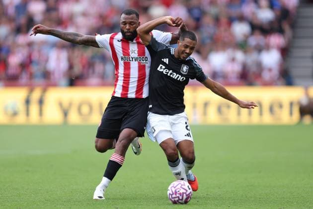 London, England, 23rd August 2025. Igor Thiago of Brentford and Youri Tielemans of Aston Villa challenge for the ball during the Brentford vs Aston Villa Premier League match at Gtech Community Stadium, London. Picture credit should read: Paul Terry Sportimage EDITORIAL USE ONLY. No use with unauthorised audio, video, data, fixture lists, club league logos or live services. Online in-match use limited to 120 images, no video emulation. No use in betting, games or single club league player publications. SPI_030_PT_Brentford_Aston_Villa SPI-4082-0030