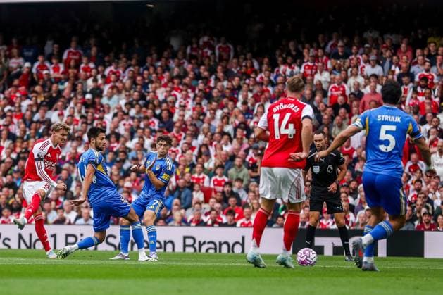 Premier League Arsenal v Leeds United Martin Odegaard of Arsenal shoots during the Premier League match Arsenal vs Leeds United at Emirates Stadium, London, United Kingdom, 23rd August 2025 (Photo by Izzy Poles News Images) London Emirates Stadium Greater London United Kingdom Copyright: xIzzyxPoles NewsxImagesx