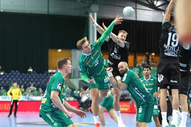 Handball-Testspiel: SC DHfK Leipzig vs. HC Banik Karvina, 23.08.25 Franz Semper (32, SC DHfK Leipzig) wirft. Handball, DAIKIN HBL, Saison 2025 2026, Testspiel: SC DHfK Leipzig vs. HC Banik Karvina am 23.08.25 in der Quarterback Immobilien Arena Leipzig. Copyright: xBEAUTIFULxSPORTS JanxKaeferx