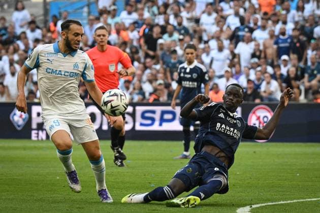 Ligue 1 Olympique de Marseille vs Paris FC - FA Paris FC defender Moustapha Mbow kicks the ball during the French L1 football match between Olympique de Marseille and Paris FC at the Velodrome stadium in Marseille on August 23, 2025. Photo by Firas Abdullah ABACAPRESS.COM Marseille Provence-Alpes-Côte d& 39;Azur France  Copyright: xAbdullahxFiras ABACAx