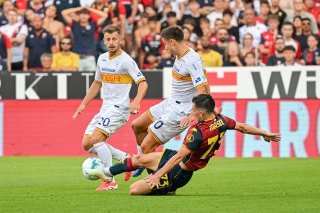 GenoaÕs Patrizio Masini fights for the ball during the Serie A soccer match between Genoa and Lecce at the Luigi Ferraris Stadium in Genoa, Italy - Saturday, August 23, 2025. - Soccer .  Copyright: xTanoxPecoraro LaPressex