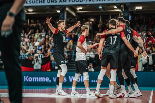Volleyball Herren Länderspiel Deutschland vs. Belgien 23.08.2025 Die deutsche Mannschaft jubelt