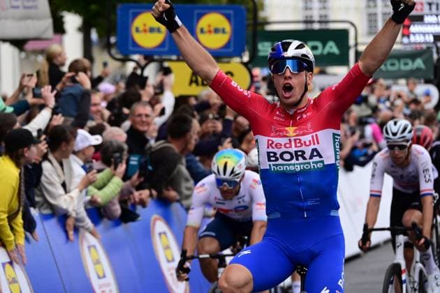 23.08.2025 xkhx Lidl Deutschland Tour 2025 - 3. Etappe von Arnsberg nach Kassel Siegjubel Danny van Poppel wird der Sieg aufgrund der Fahrweise aberkannt