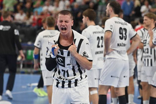 Elias Ellefsen a SKIPAGOTU (Kiel) , Enttaeuschung,Frust,enttaeuscht, frustriert,niedergeschlagen nach Spielende. Handball Super Cup 2025 der Maenner Fuechse Berlin vs. THW Kiel am 23.08.2025, SAP GARDEN Muenchen.