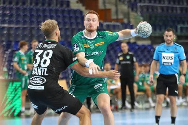 Handball-Testspiel: SC DHfK Leipzig vs. HC Banik Karvina, 23.08.25 Tomas Piroch (7, SC DHfK Leipzig) gegen Matej Nantl (38, Banik Karvina). Handball, DAIKIN HBL, Saison 2025 2026, Testspiel: SC DHfK Leipzig vs. HC Banik Karvina am 23.08.25 in der Quarterback Immobilien Arena Leipzig. Copyright: xBEAUTIFULxSPORTS JanxKaeferx