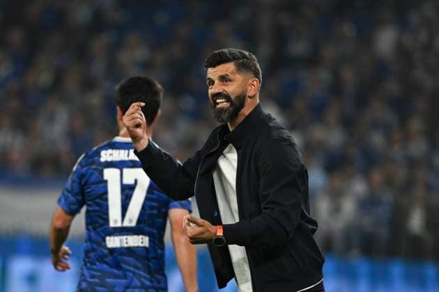 Miron Muslic ( Trainer Cheftrainer Schalke ), FC Schalke 04 vs. VfL Bochum , Fussball, 2. Bundesliga, 3. Spieltag, 23.08.2025 DFB regulations prohibit any use of photographs as image sequences and or quasi-video Gelsenkirchen Nordrhein-Westfalen Deutschland