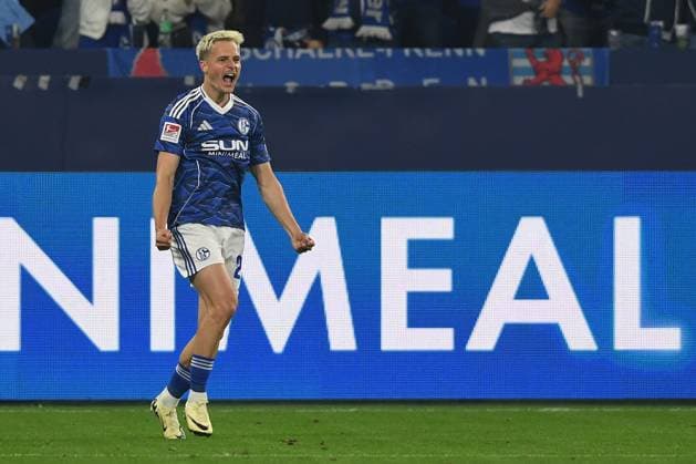 Finn Porath (FC Schalke 04) Torjubel, jubelt nach seinem Treffer zum 1:1 waehrend des Spiels der 2. Bundesliga zwischen FC Schalke 04 und VfL Bochum, Veltins-Arena am 23. August 2025 in Gelsenkirchen, Deutschland. (Foto von Ralf Treese DeFodi Images) +++ Finn Porath (FC Schalke 04) celebrates after scoring his team™s first goal during the 2. Bundesliga match between FC Schalke 04 and VfL Bochum at Veltins-Arena on August 23, 2025 in Gelsenkirchen, Germany. (Photo by Ralf Treese DeFodi Images) (Photo by Ralf Treese DeFodi Images)