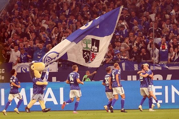 23.08.2025, xrekx, Fussball 2.Bundesliga, FC Schalke 04 - VfL Bochum v.l. Torjubel nach dem Tor zum 1:1 celebrating the goal celebrate durch Hasan Kurucay (FC Schalke 04) (DFL DFB REGULATIONS PROHIBIT ANY USE OF PHOTOGRAPHS as IMAGE SEQUENCES and or QUASI-VIDEO) Gelsenkirchen