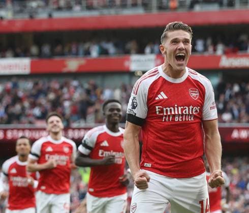250823 Viktor Gyökeres of Arsenal celebrates after 3-0 during the Premier League football match between Arsenal and Leeds on August 23, 2025 in London. Photo: MB Media BILDBYRAN kod XY XY0071 fotboll football soccer fotball premier league arsenal leeds bbeng jubel Copyright: MBxMedia BB250823ZU037