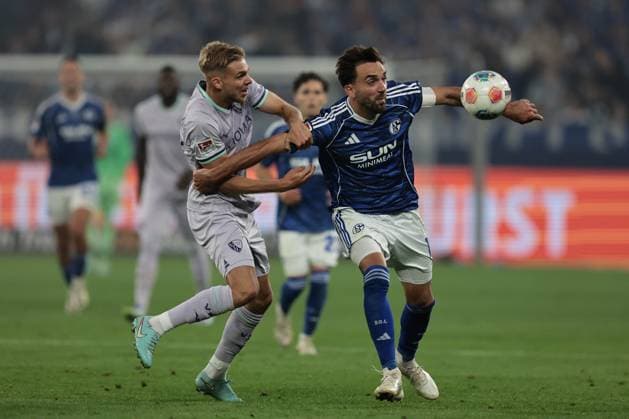 Leandro Morgalla (VfL Bochum) und Kenan Karaman (FC Schalke 04) beim Spiel der 2. Bundesliga (Saison 2025 26) FC Schalke 04 - VfL Bochum 1848 Copyright: Thomas Pakusch